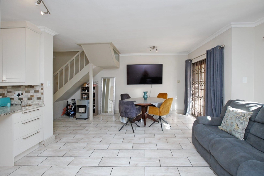 5 Bedroom Property for Sale in Claremont Western Cape